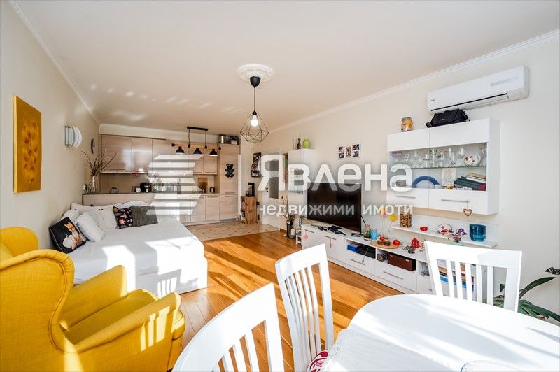 Продава се Тристаен апартамент в София, Младост 2 - 120 кв.м за 3292 €/кв.м - Снимка #2