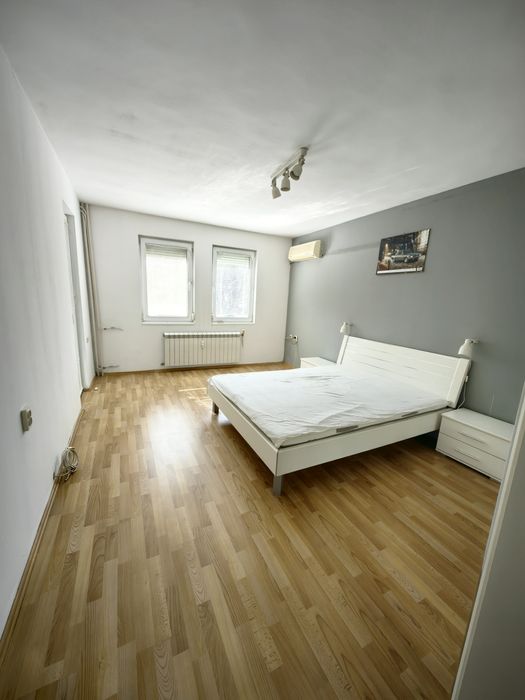 Продава се Тристаен апартамент в Плевен, Сторгозия - 102 кв.м за 2229 €/кв.м - Снимка #6