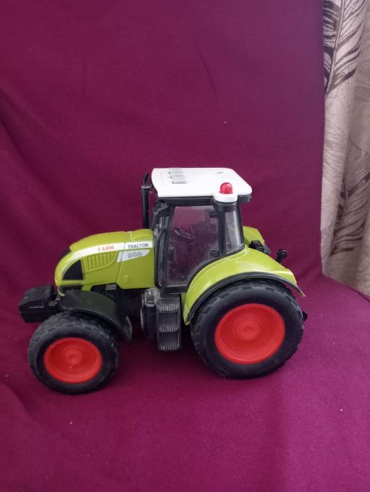 tractoraș de jucărie