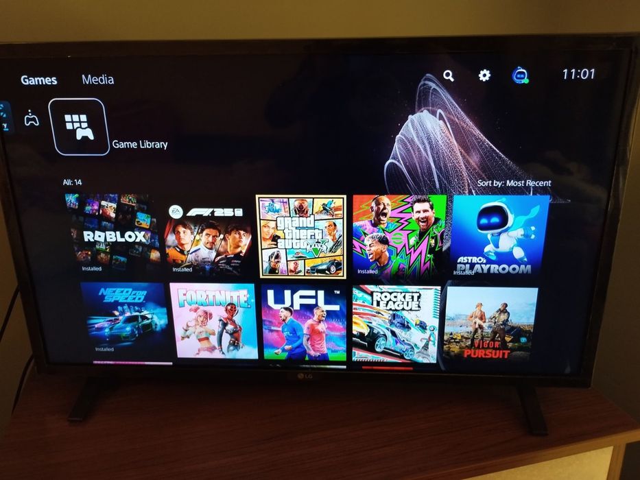 PlayStation 5 Disc Edition (CFI-1216A) + 2 контролера + Акаунт с игри