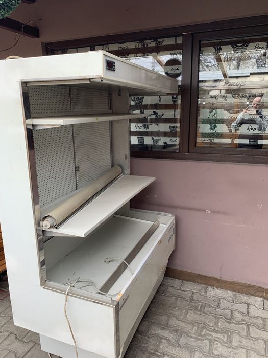 Vitrina frigorifica cu perdea de aer