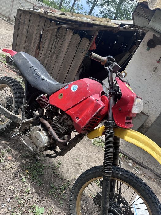 Se vinde cross 250cc zoghensten