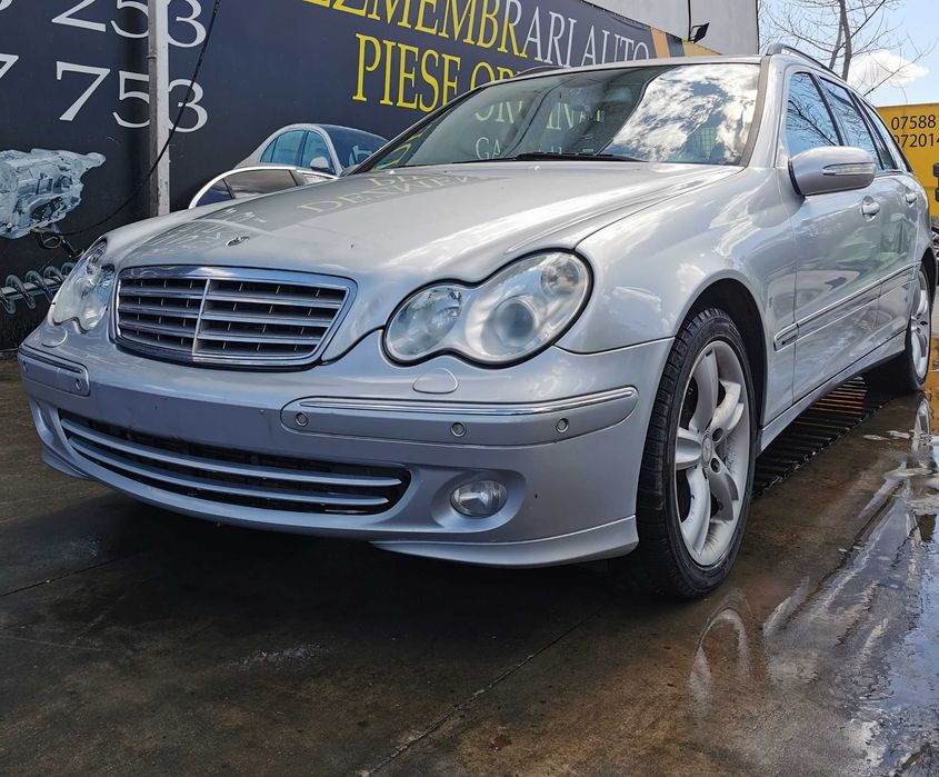 Dezmembrez mercedes c class w203 facelift sport edition-xenon-c220d e4