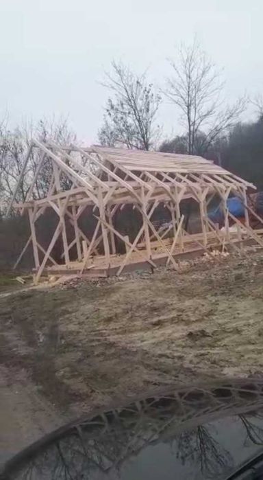 Executam acoperisuri, mansardari, reparatii dulgherie