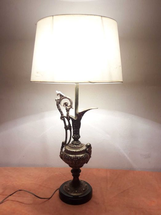 Veiza Carafa din bronz masiv pt crama decor