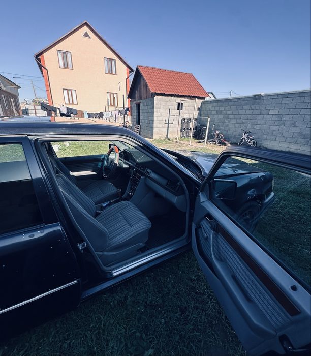 Мерседес 124 обем 2.3