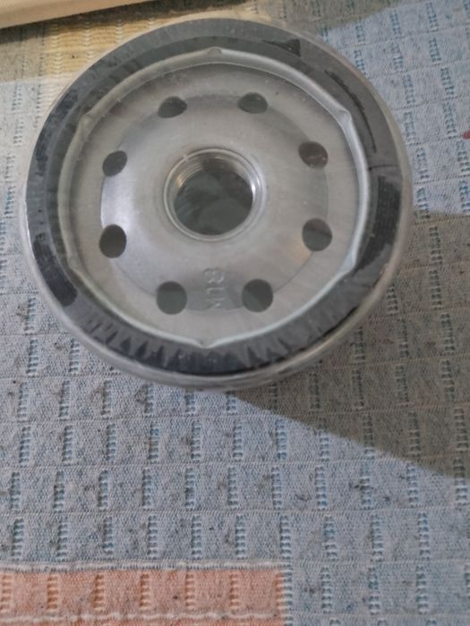 Маслен филтър.    .