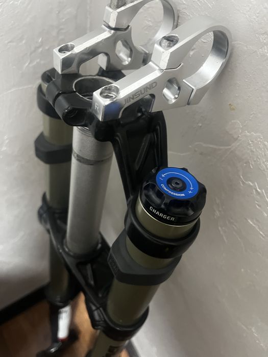 Вилка rockshox boxxer продам срочно