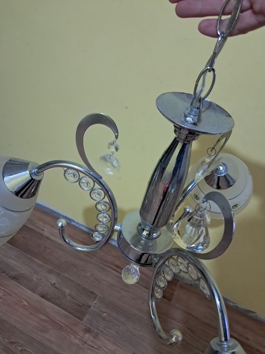 Продам продам 2люстры за 5000тг.рабочие