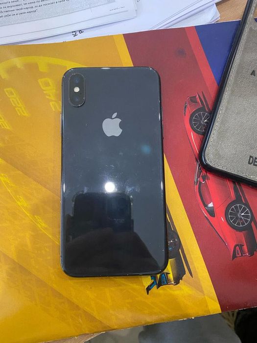 Продавам IPhone X