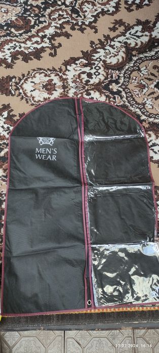 Чехлы для костюма.