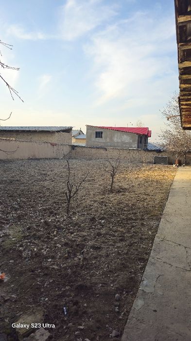 Madaniyata yer  sotladi