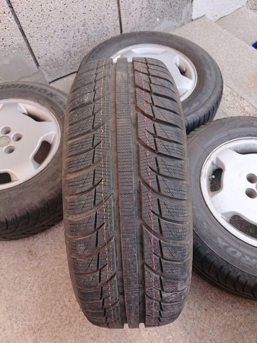 Гуми TOYO SNOWPROX S943 комплект с джанти и датчици Launch LTR-01