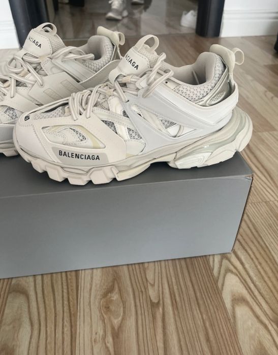 Balenciaga track