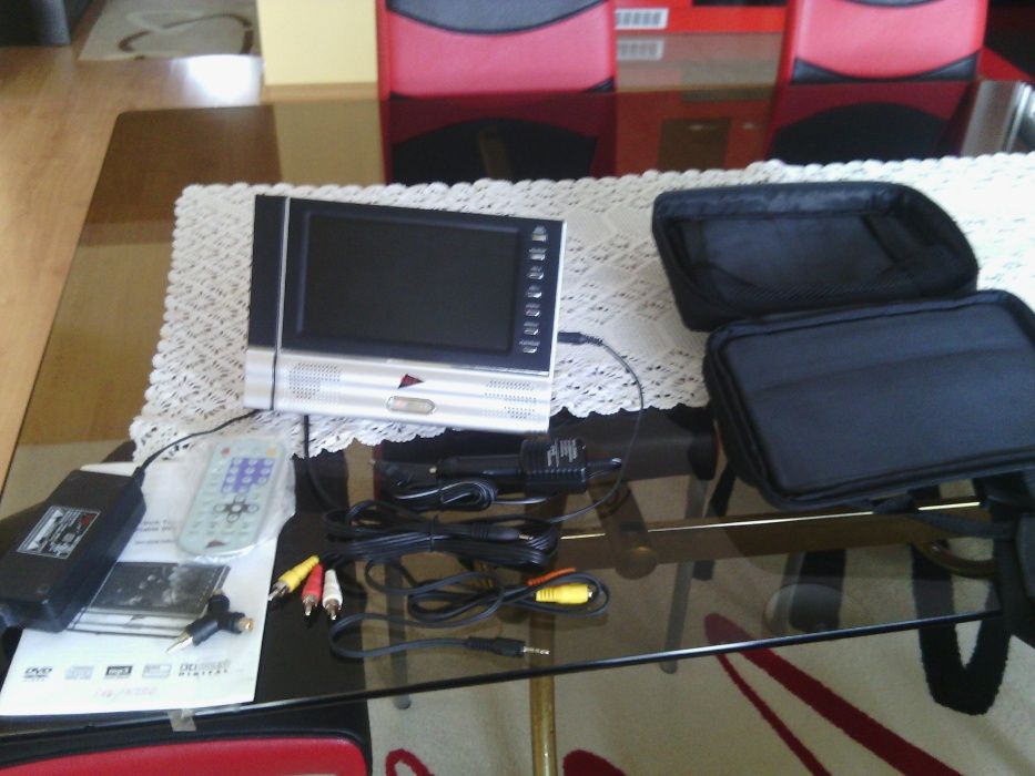 НОВ портативен Д. В.Д. 10" Л.С.Д. -Литии йон. акумолатор- 12-220 в. и