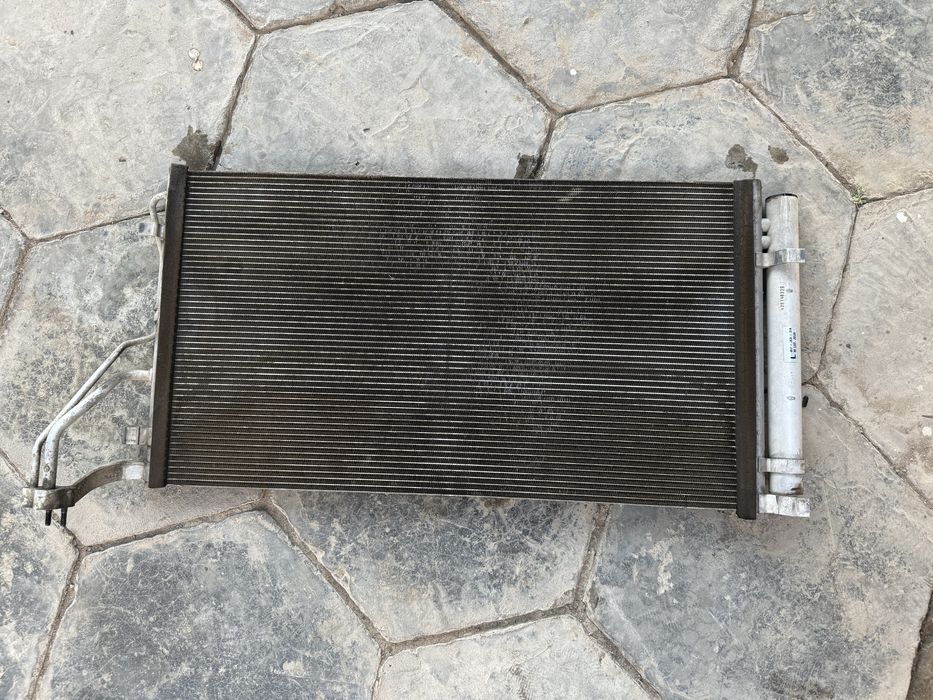 Продам радиатор КИА