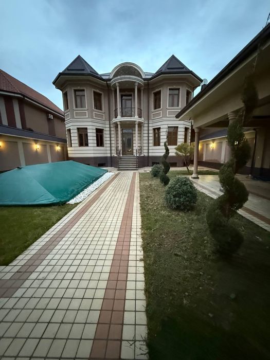 Сдается дом под посольство и т.д.