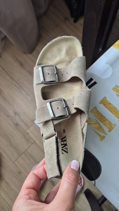 Сандали от естествена кожа на Zara,34 номер