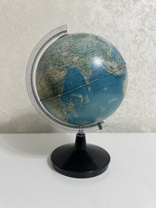 Продается учебный глобус