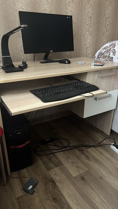 Стол письменный компьютерный