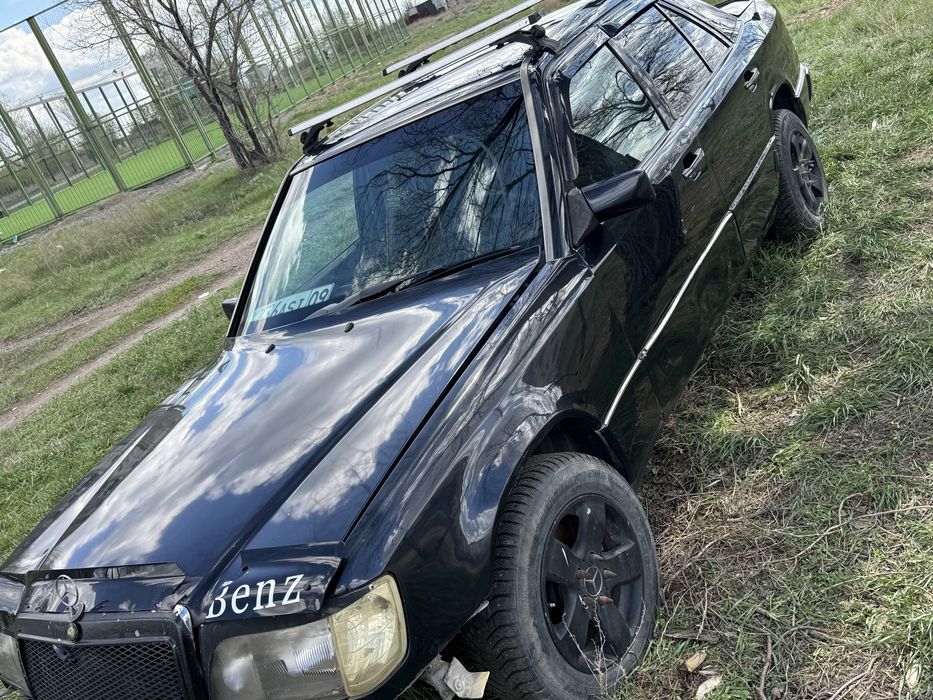Продам машину Мерседес W124