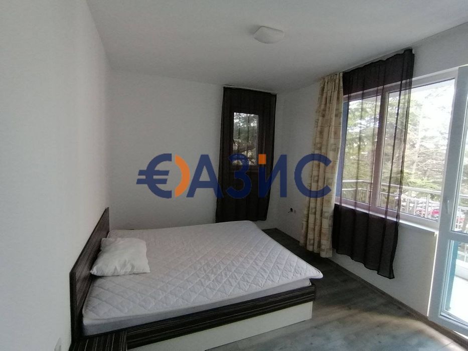 2-стаен апартамент на 3-ти етаж,комплекс Блу Бей на първа линия море