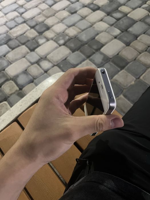 Iphone 4s +зарядка iOS 9.3.6 12.6гб