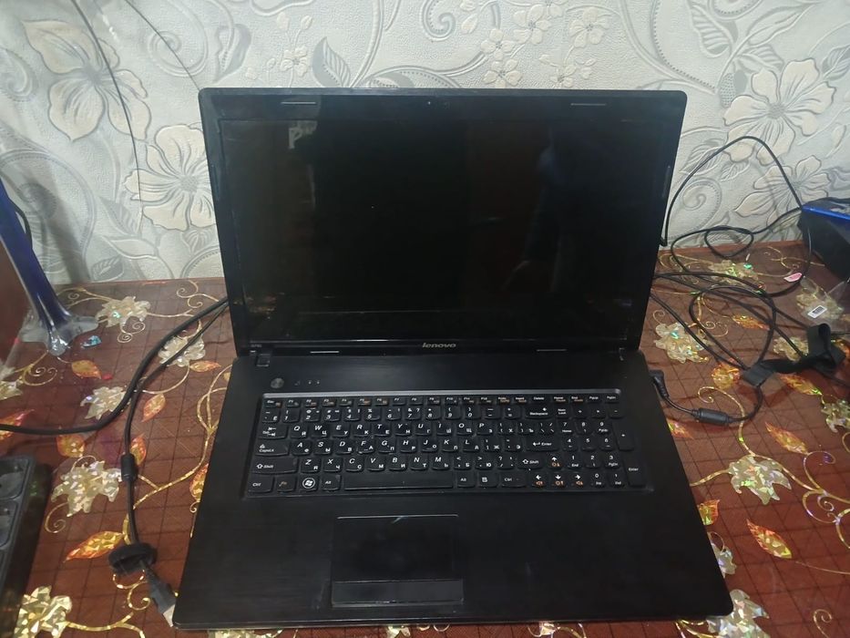 Ноутбук ленова .