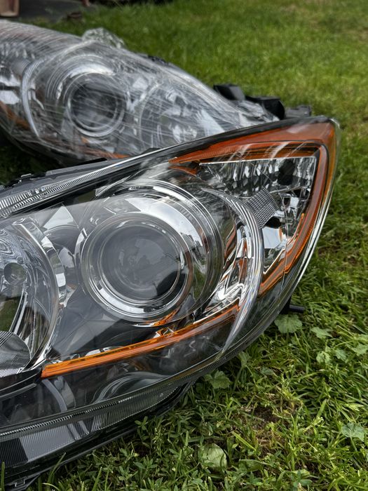 Продам фары Mazda (мазда)