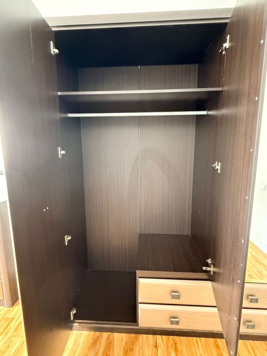 Продам спальный гарнитур