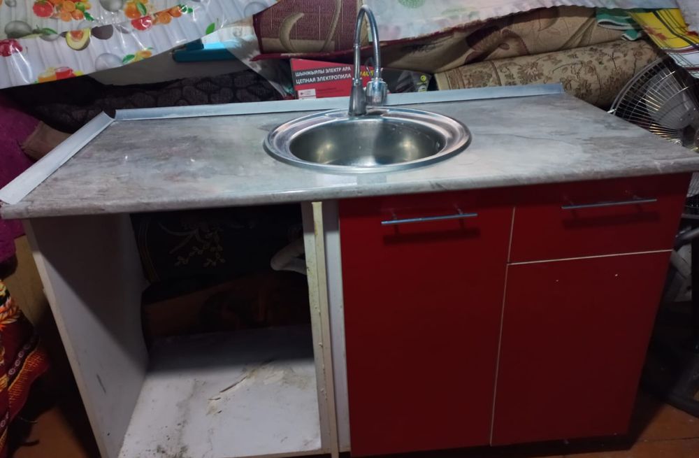 Срочно продам кухонный гарнитур!