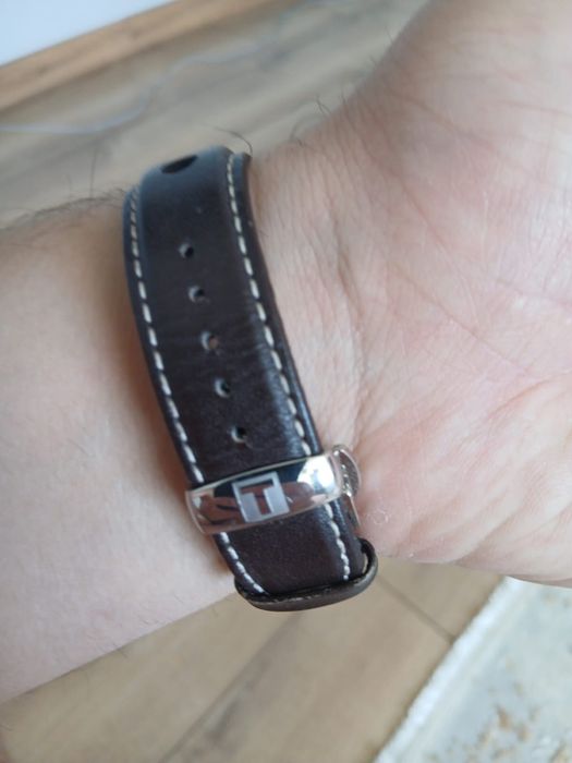 Продается часы TISSOT 1853