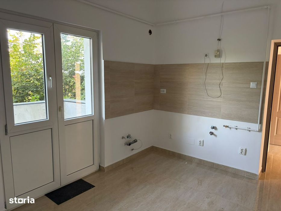Apartament cu 3 camere decomandate, etaj 1, superfinisat, in Centru