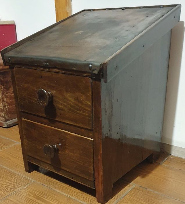 Dulap lemn curățat încălțăminte și lădițe cizmar