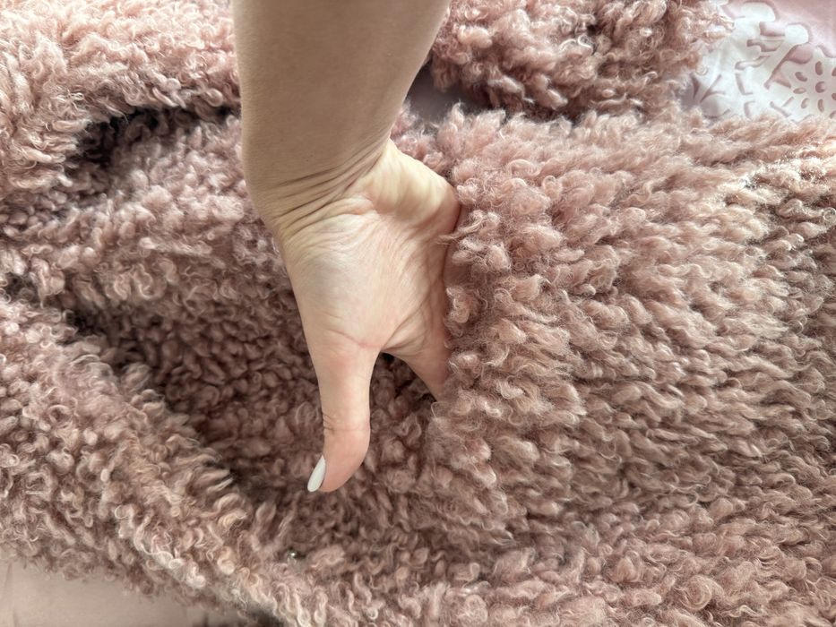 Розово пухено палто