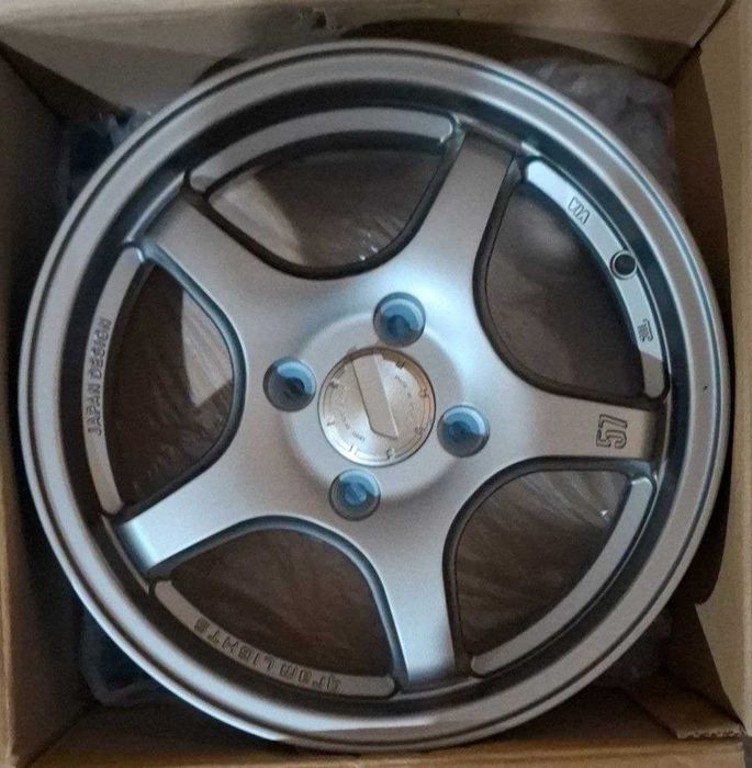 FORMULA Saka Sport Diskalar RAYS TE37 14R 8/100/114