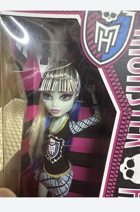 Продам кукол  монстр хай