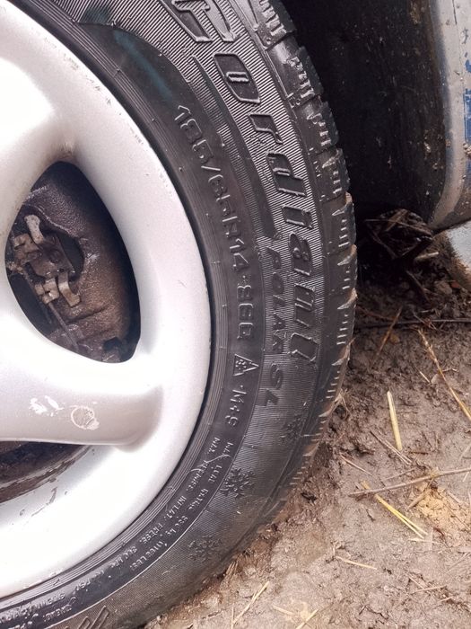 Vand urgent roti cauciucuri cu tot cu jante