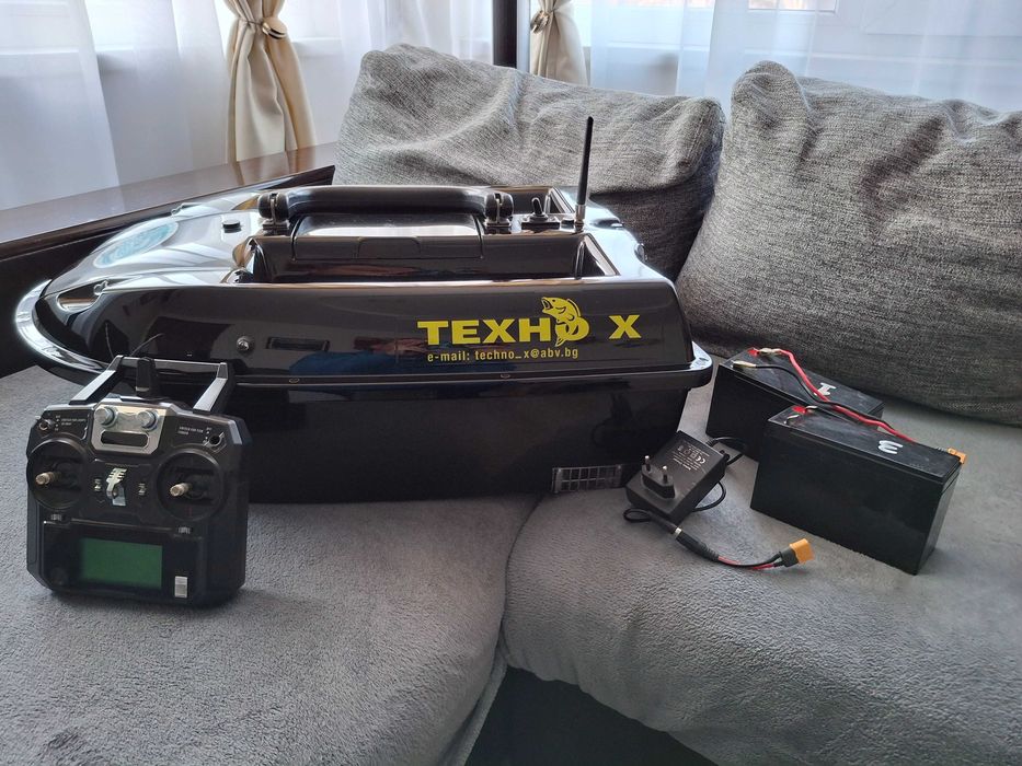 Лодка за захранка Техно Х