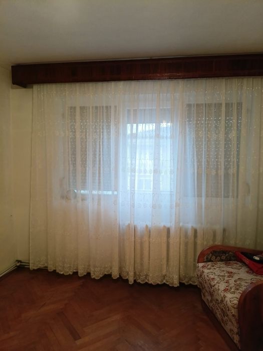 Cascada 54mp bucatarie mare 2 balcoane geam la baie