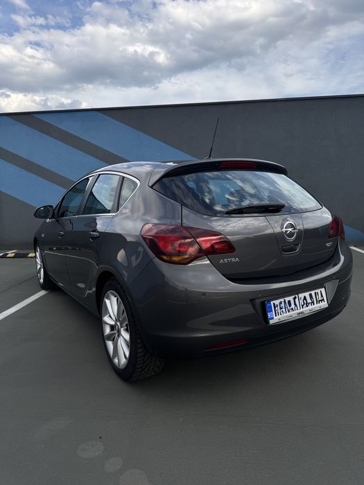 Opel Astra J 1.7 CDTI 2010