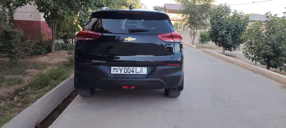 CHevrolet TRACKER-2