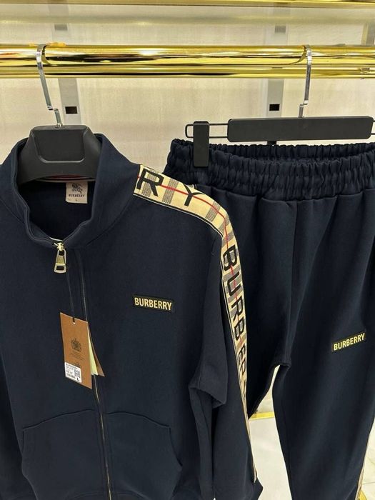 Екип на Burberry