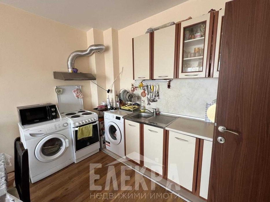 Продава се Двустаен апартамент в Варна, Център - 65 кв.м за 1924 €/кв.м - Снимка #1