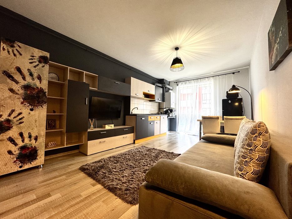 Apartament mobilat-utilat, parcare proprie, termen lung/scurt, pet fri