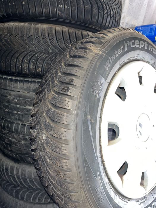 Set 4 roți de iarnă cauciucuri + jante 195/65R15