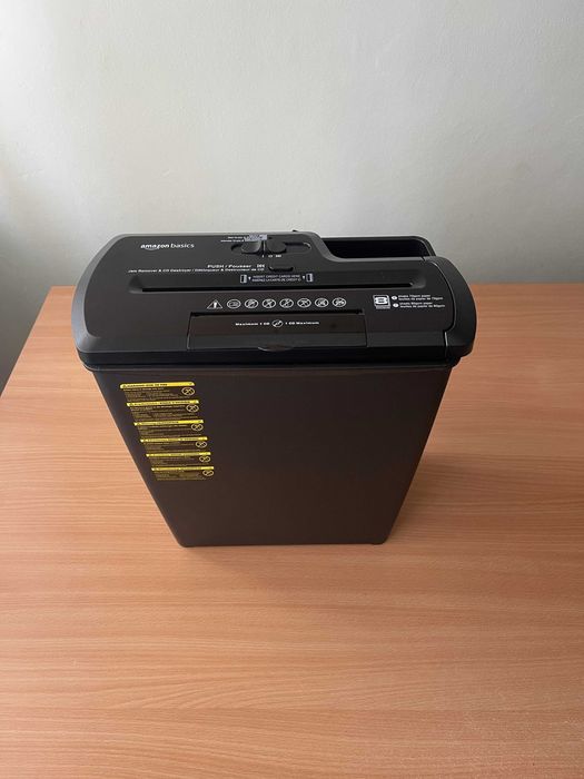 Distrugator / tocator documente AmazonBasics