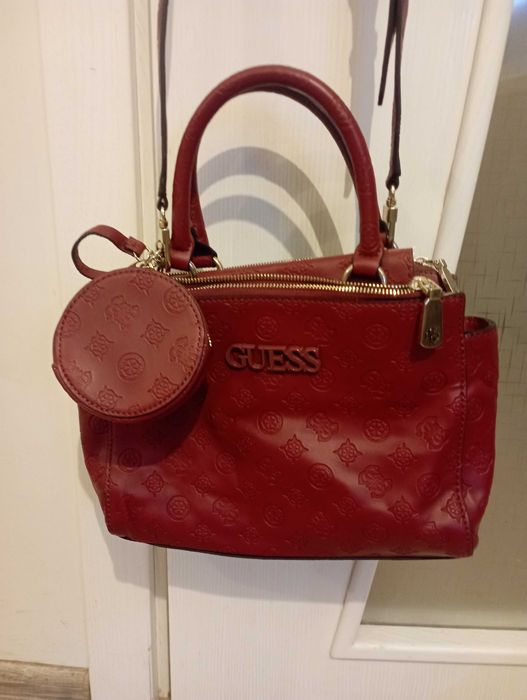 Guess чанта  тип куфарче