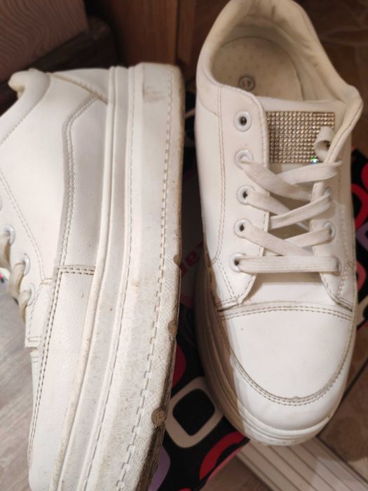 Дамски маратонки номер 41