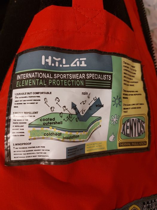 Geaca schi impermeabila si calitati termice foarte bune, mărimea S